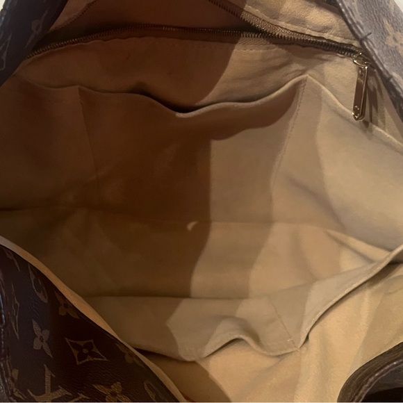 Authentic Louis Vuitton Artsy MM - Picture 4 of 10